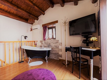 Bath in to the bedroom